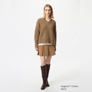 Uniqlo Fluffy V-Neck Wool Blend Sweater